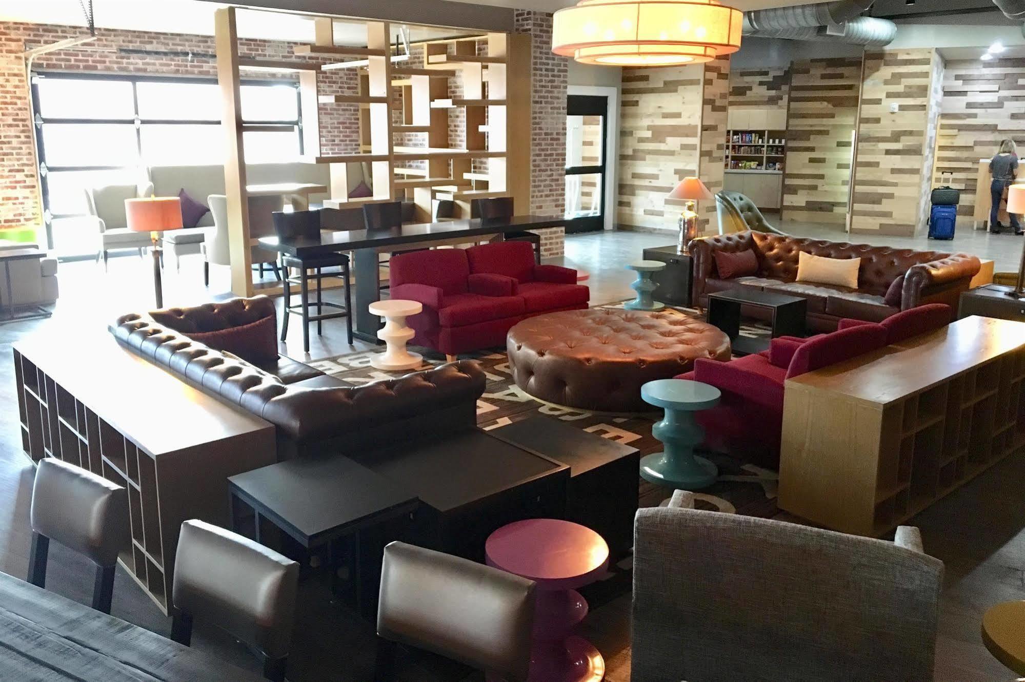 Tryp By Wyndham College Station Hotel Ngoại thất bức ảnh