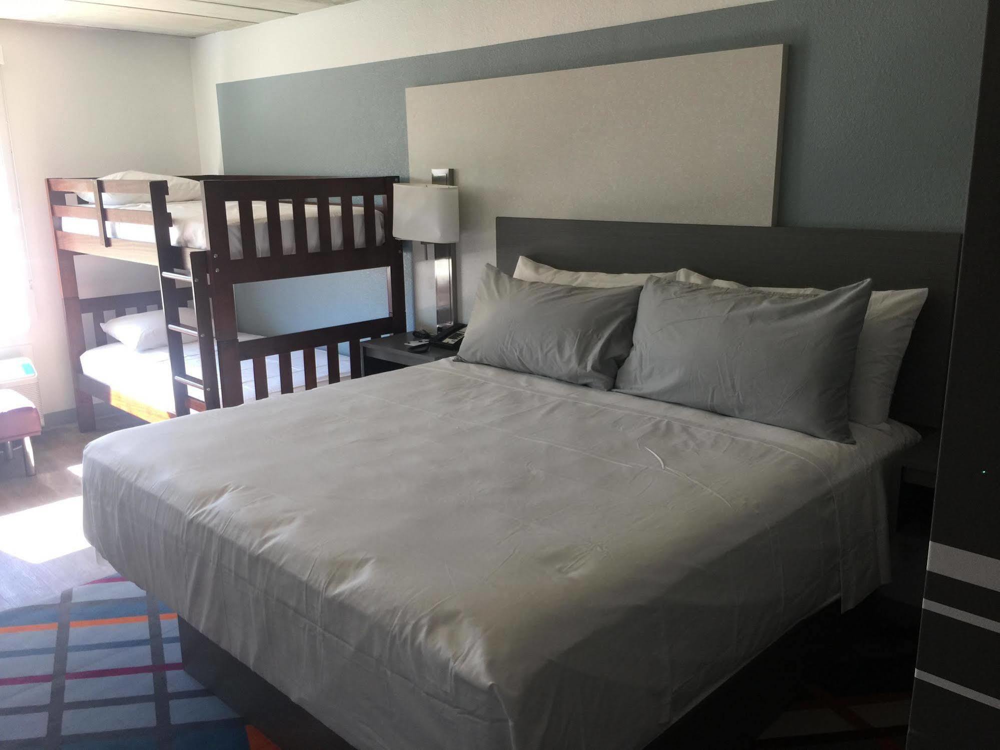 Tryp By Wyndham College Station Hotel Ngoại thất bức ảnh
