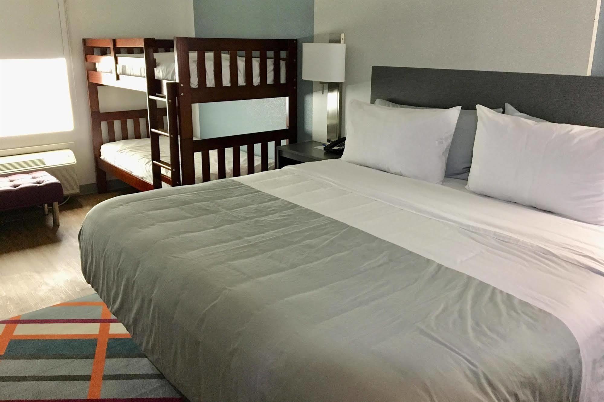 Tryp By Wyndham College Station Hotel Ngoại thất bức ảnh